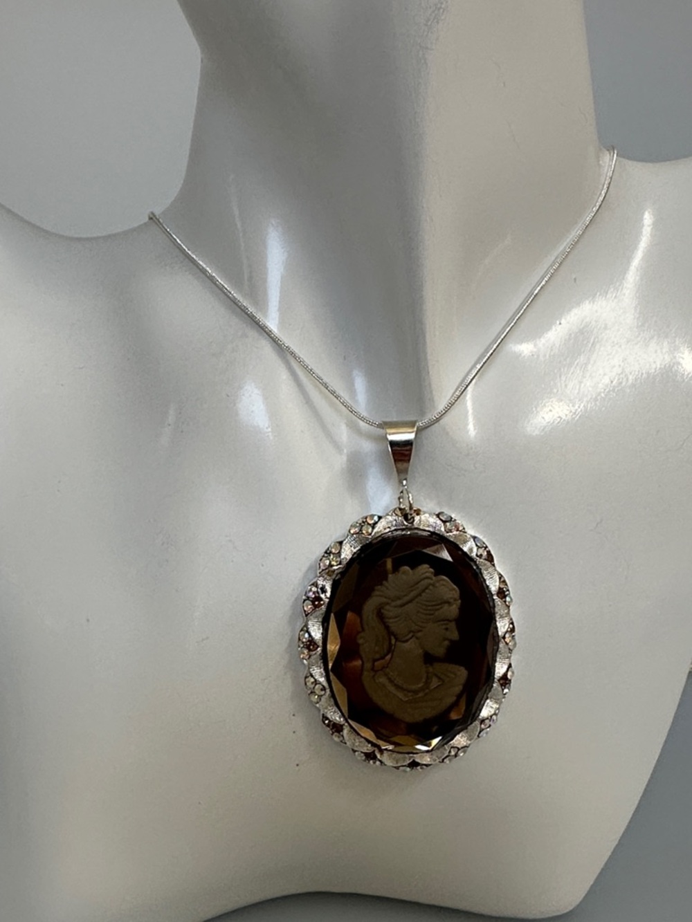 925 sterling Silver Brown Cameo Pendant Necklace